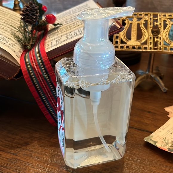 SALE Michel Design Works Peppermint Hand Soap - Picture 2 of 4